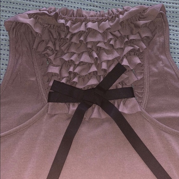 Ruffled fashion top - Picture 2 of 3